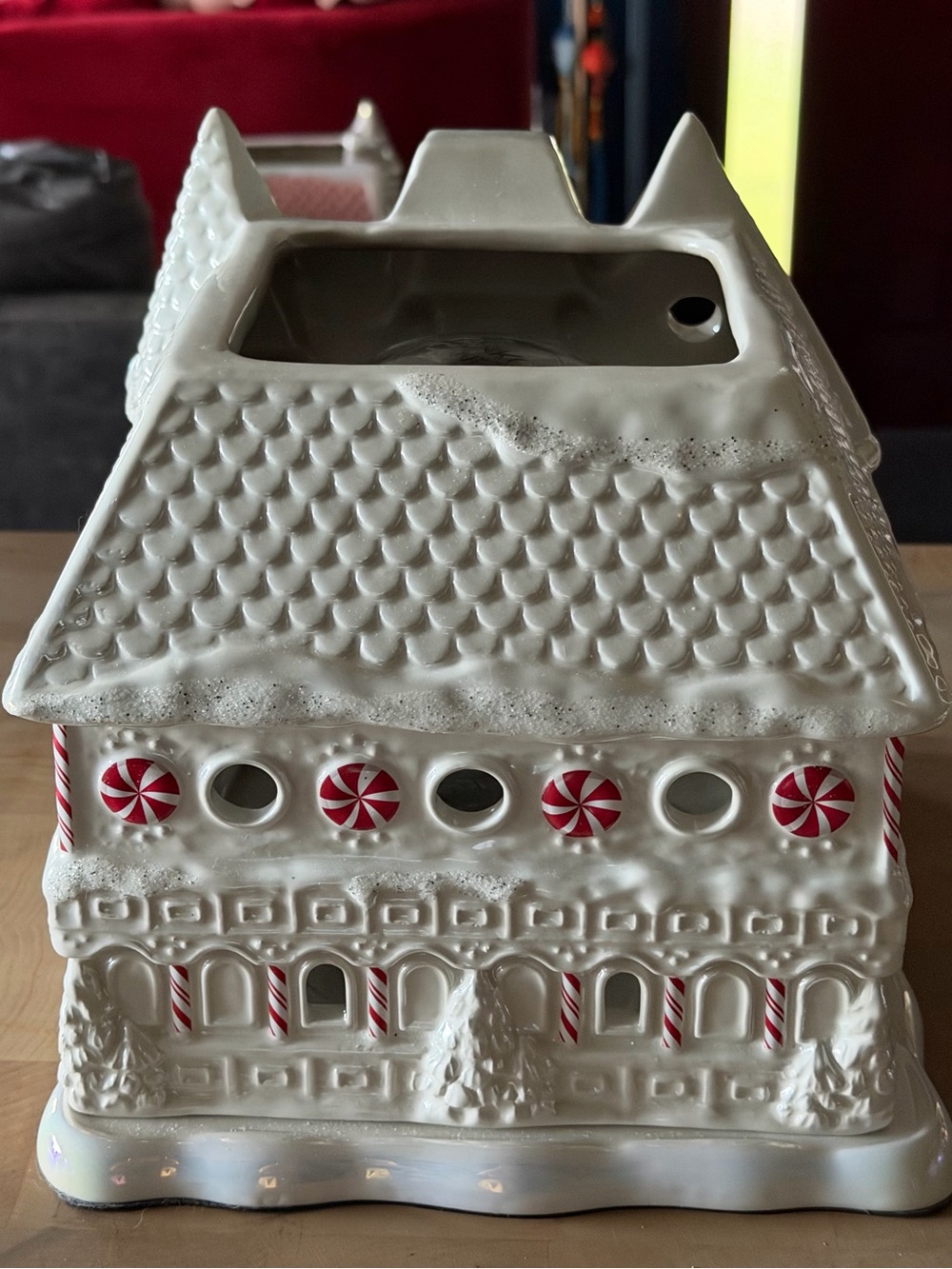 Homeworx- White Ceramic Peppermint Gingerbread House Candle Holder - Picture 3 of 8